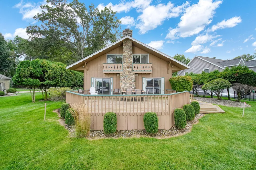 5056 Lakeshore Drive Summit Township, MI 49203