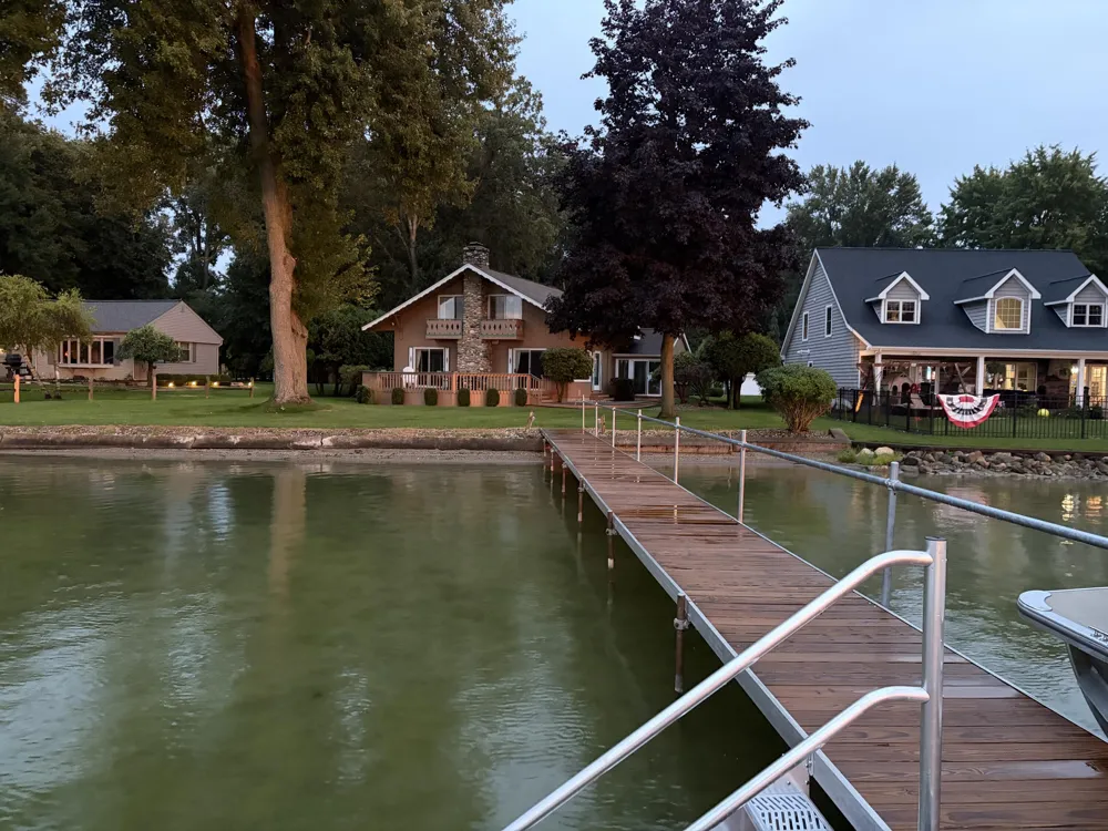 5056 Lakeshore Drive Summit Township, MI 49203
