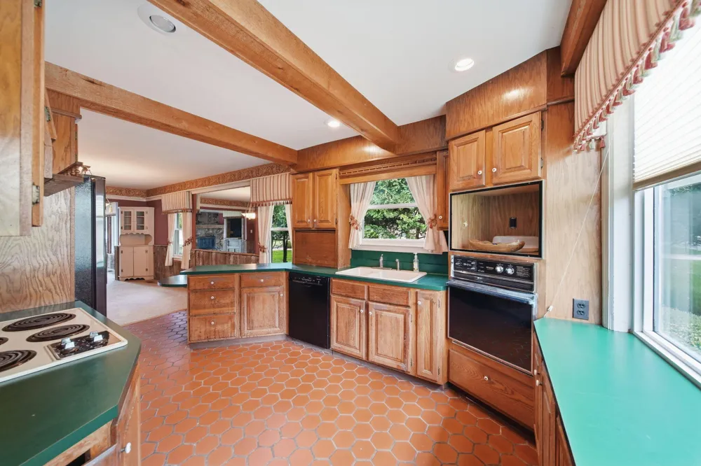 5056 Lakeshore Drive Summit Township, MI 49203
