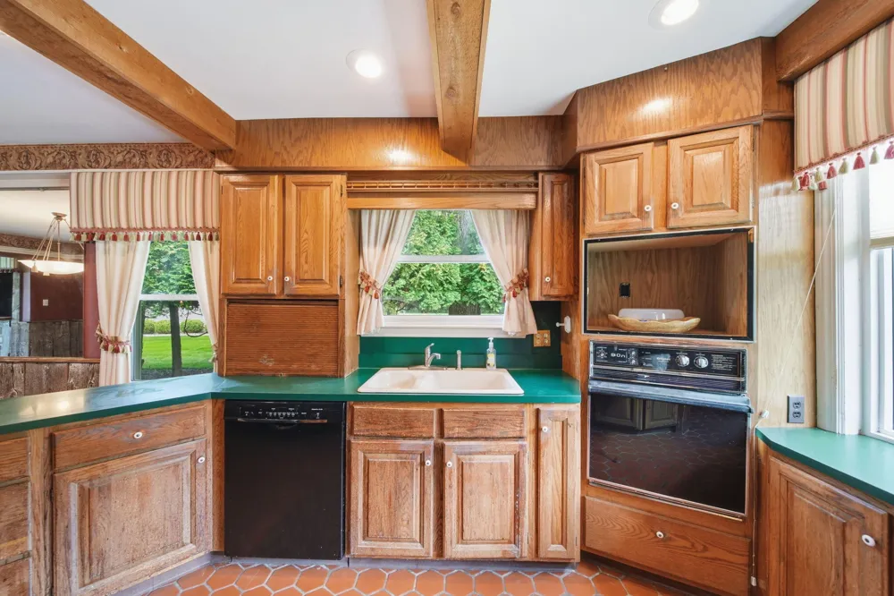 5056 Lakeshore Drive Summit Township, MI 49203