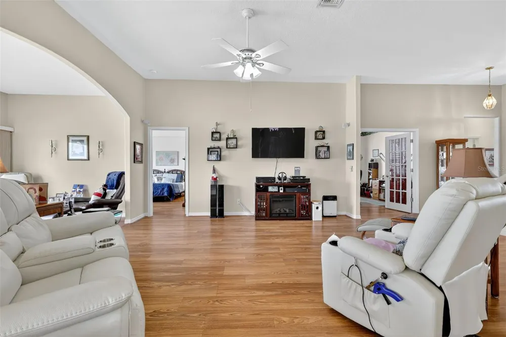 4528 GLEN COE STREET Leesburg, FL 34748