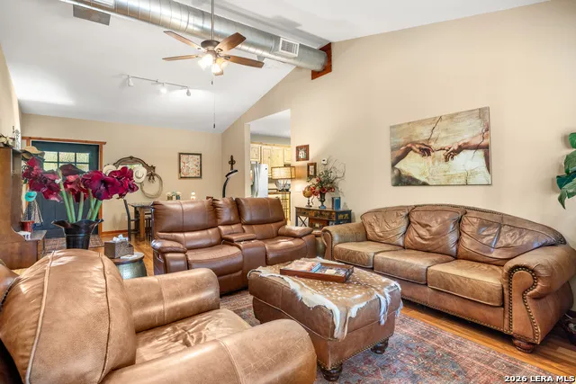 420 Green Acres Dr Wimberley, TX 78676