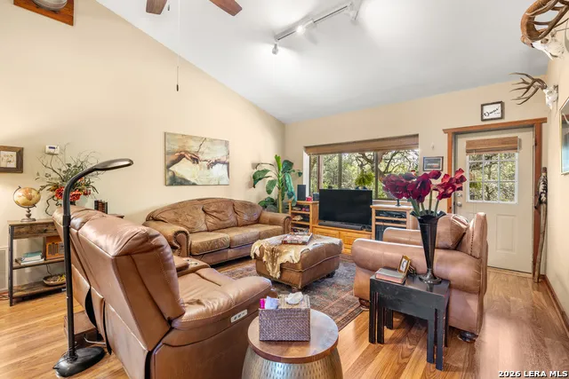 420 Green Acres Dr Wimberley, TX 78676
