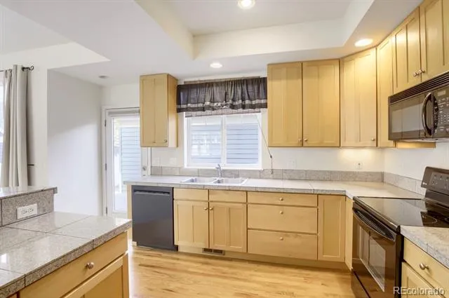 305 Riverview Court Longmont, CO 80501