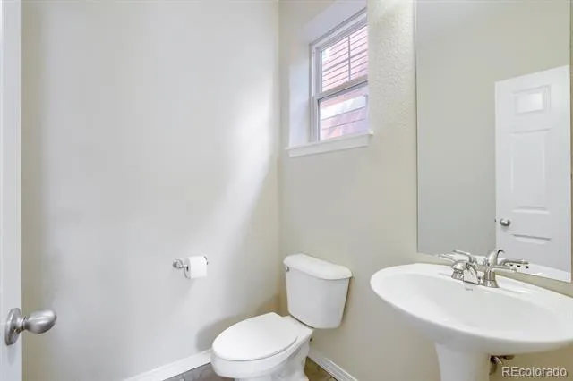 305 Riverview Court Longmont, CO 80501