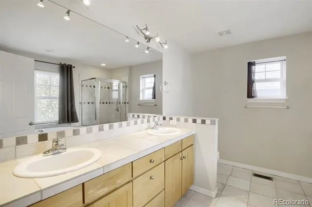 305 Riverview Court Longmont, CO 80501