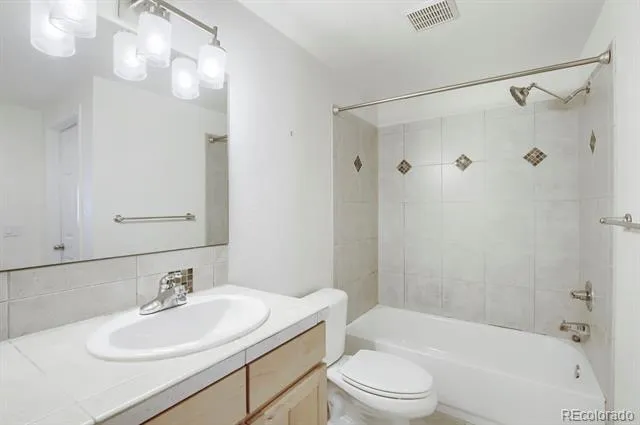 305 Riverview Court Longmont, CO 80501