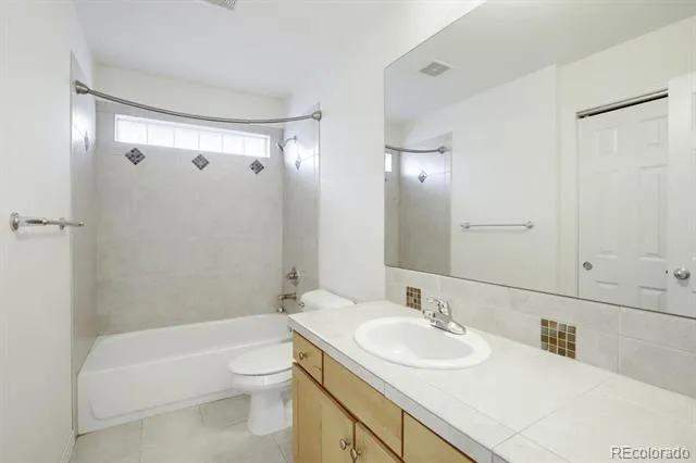 305 Riverview Court Longmont, CO 80501