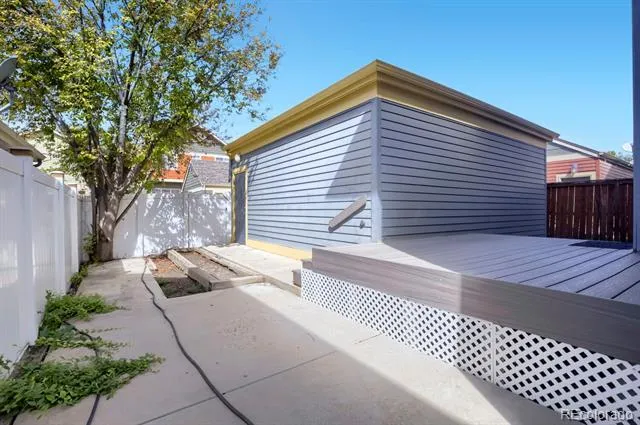305 Riverview Court Longmont, CO 80501