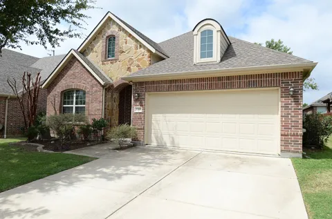 3300 Glen Crest Lane