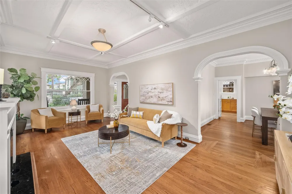 816 Kipling Street Houston, TX 77006