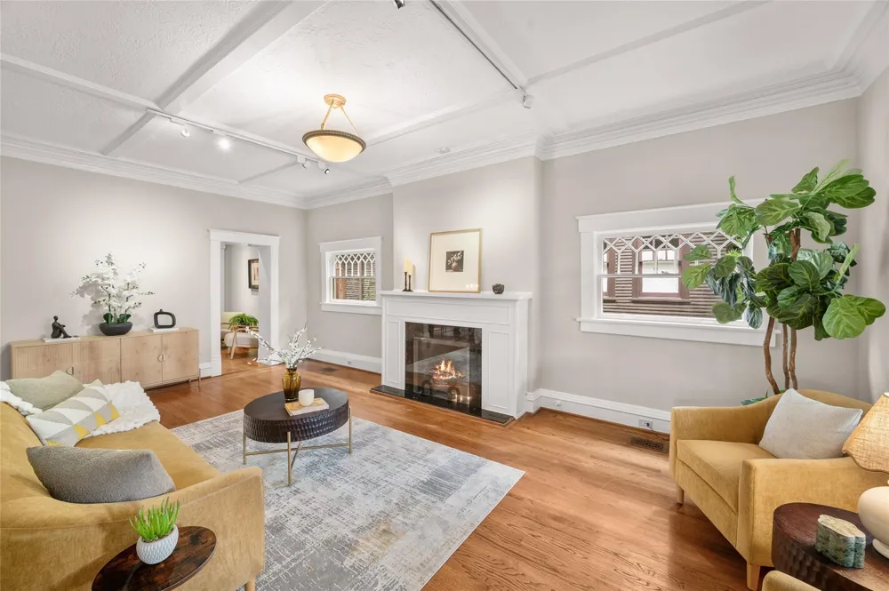 816 Kipling Street Houston, TX 77006