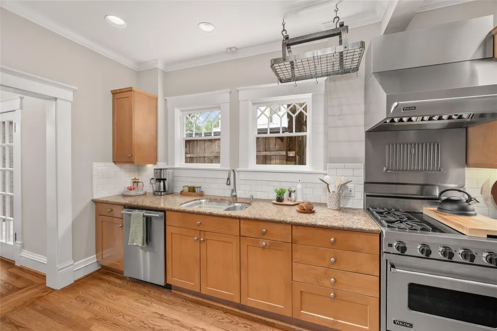 816 Kipling Street Houston, TX 77006