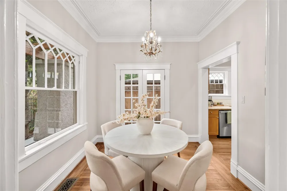 816 Kipling Street Houston, TX 77006