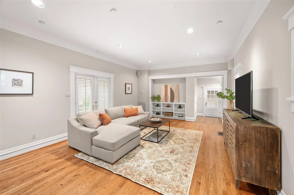 816 Kipling Street Houston, TX 77006