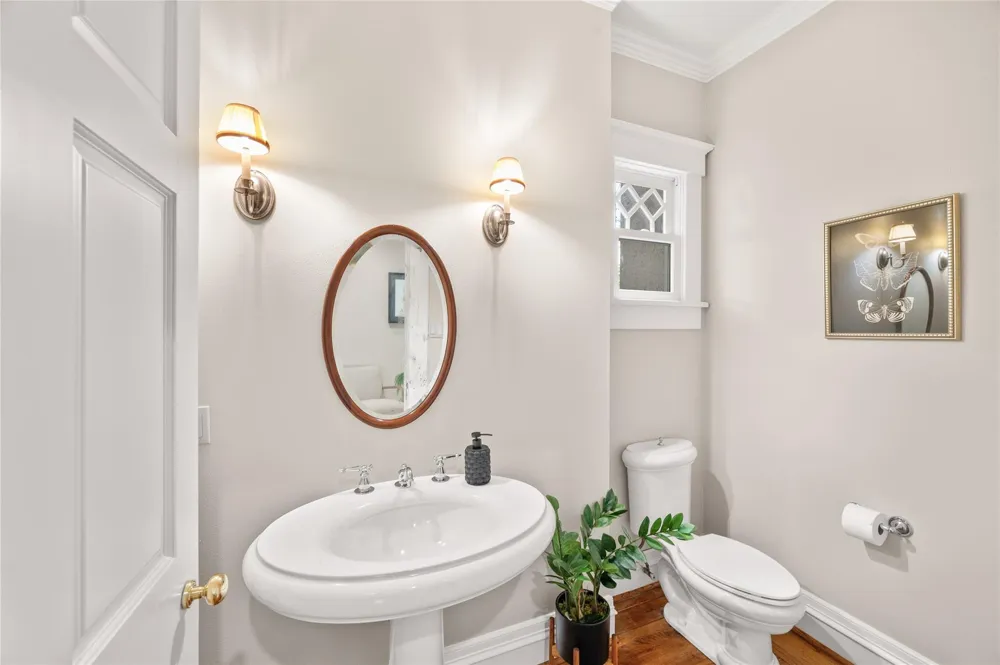816 Kipling Street Houston, TX 77006