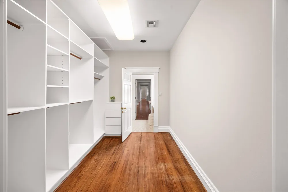 816 Kipling Street Houston, TX 77006
