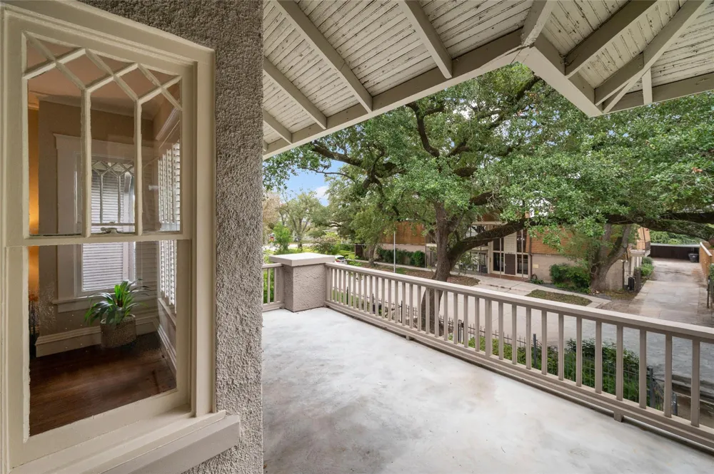 816 Kipling Street Houston, TX 77006