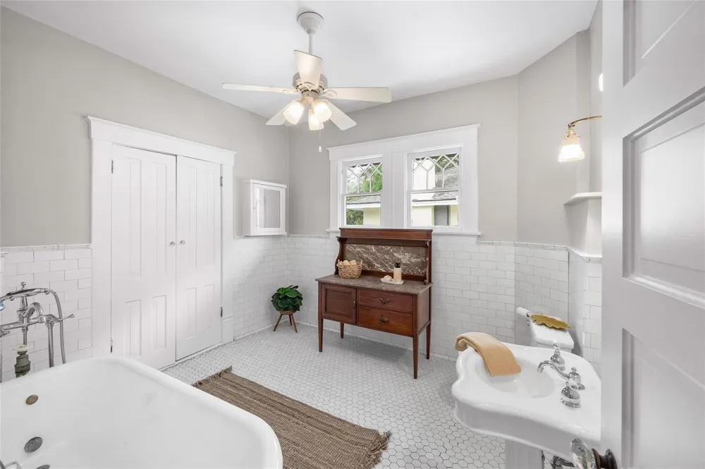 816 Kipling Street Houston, TX 77006