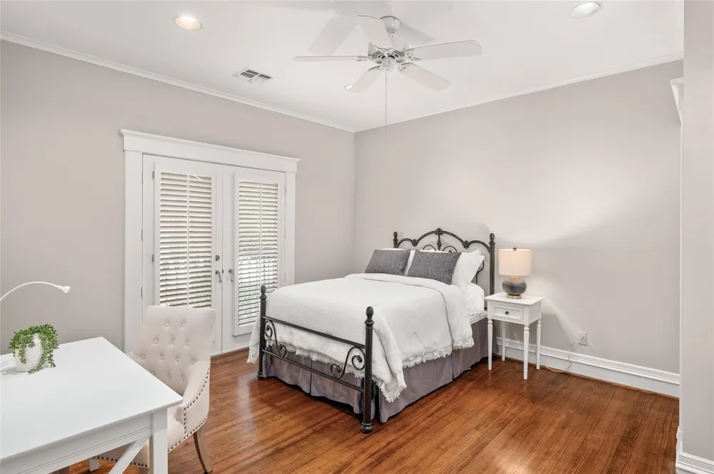 816 Kipling Street Houston, TX 77006