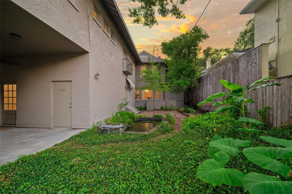 816 Kipling Street Houston, TX 77006
