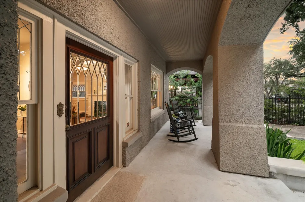 816 Kipling Street Houston, TX 77006