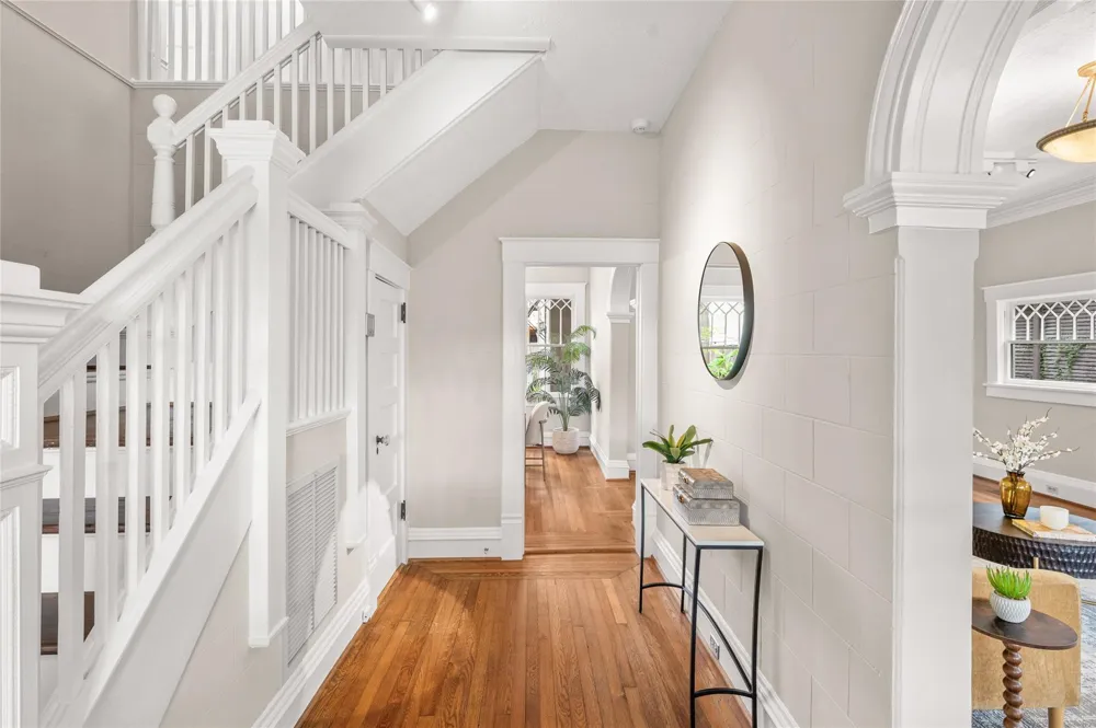 816 Kipling Street Houston, TX 77006