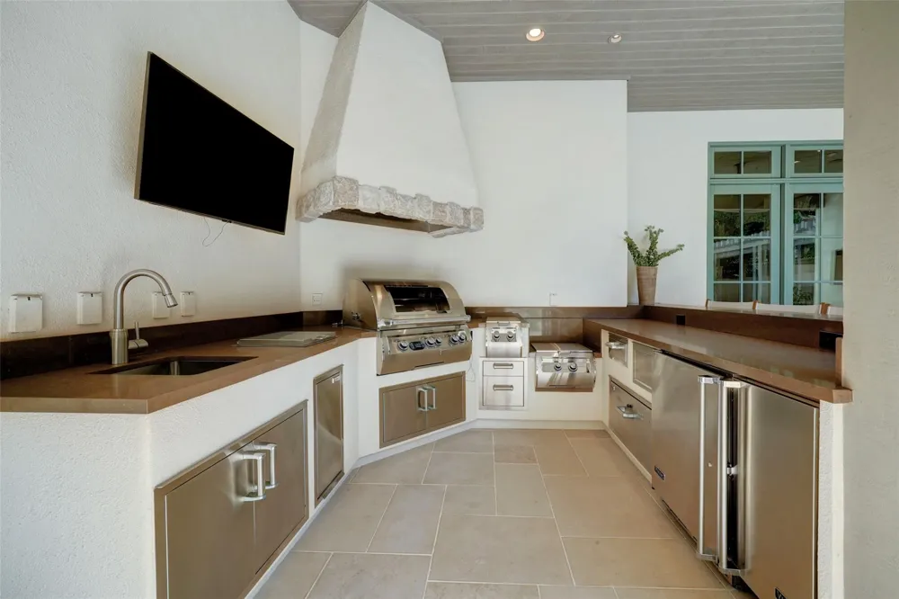 5610 Lynbrook Drive Houston, TX 77056