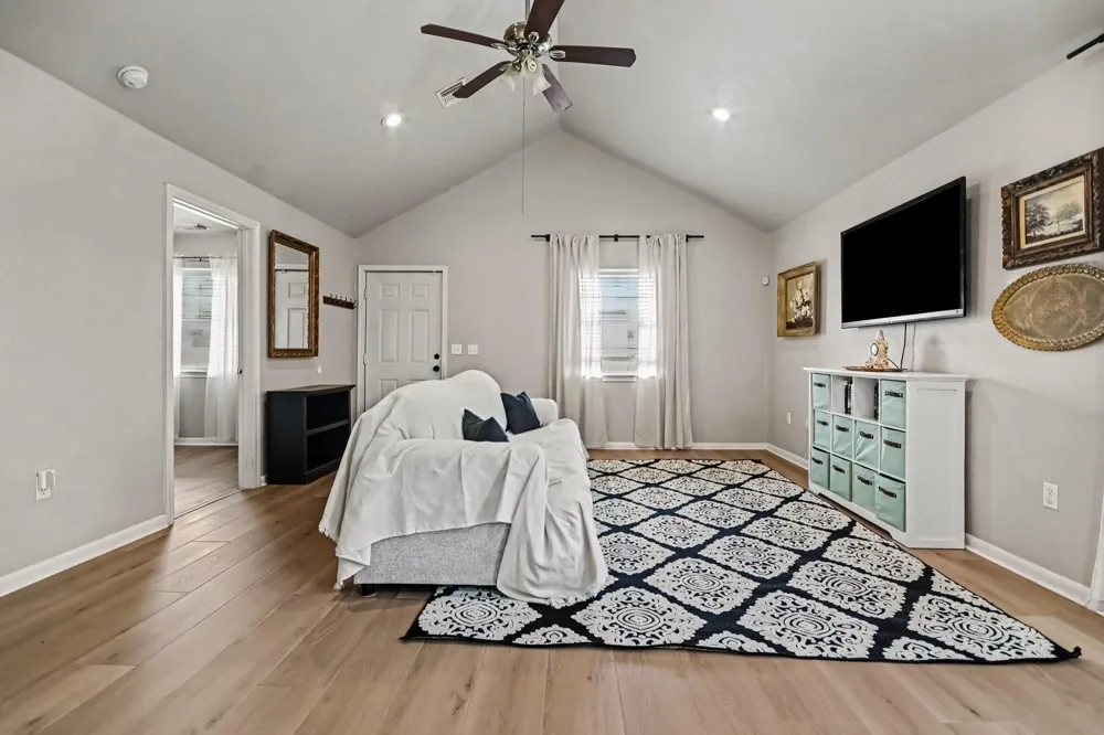 4412 Nicholini Street Dickinson, TX 77539