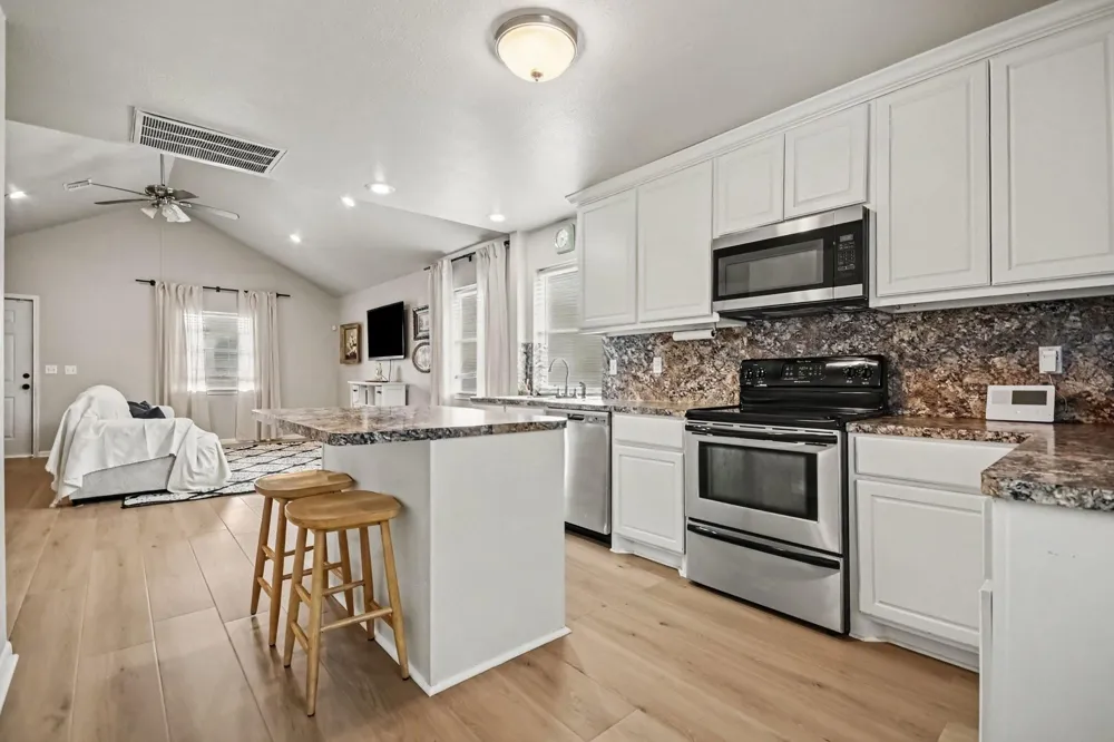 4412 Nicholini Street Dickinson, TX 77539