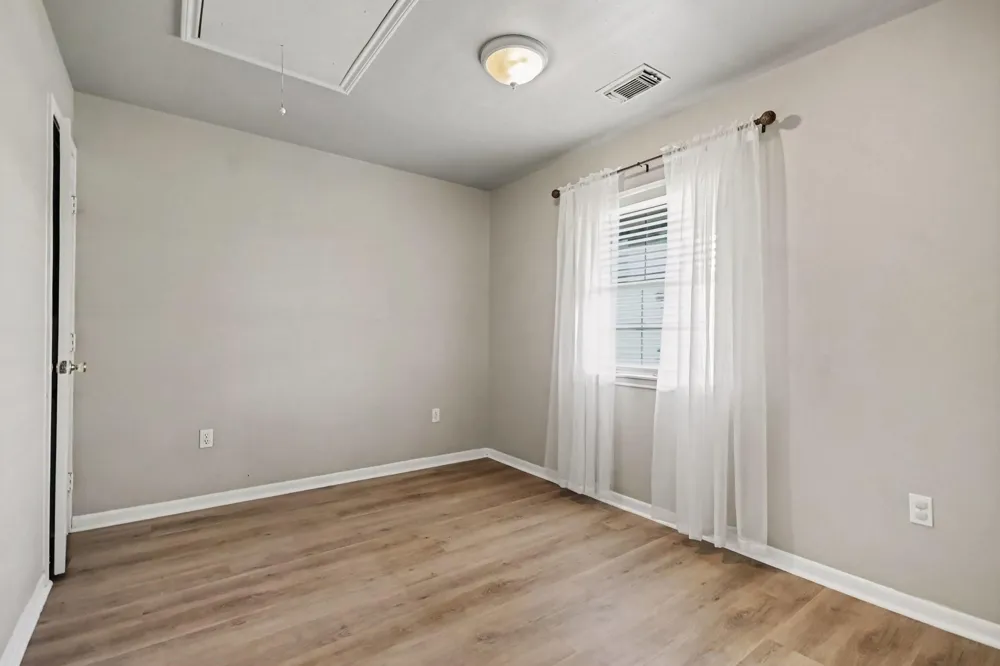 4412 Nicholini Street Dickinson, TX 77539