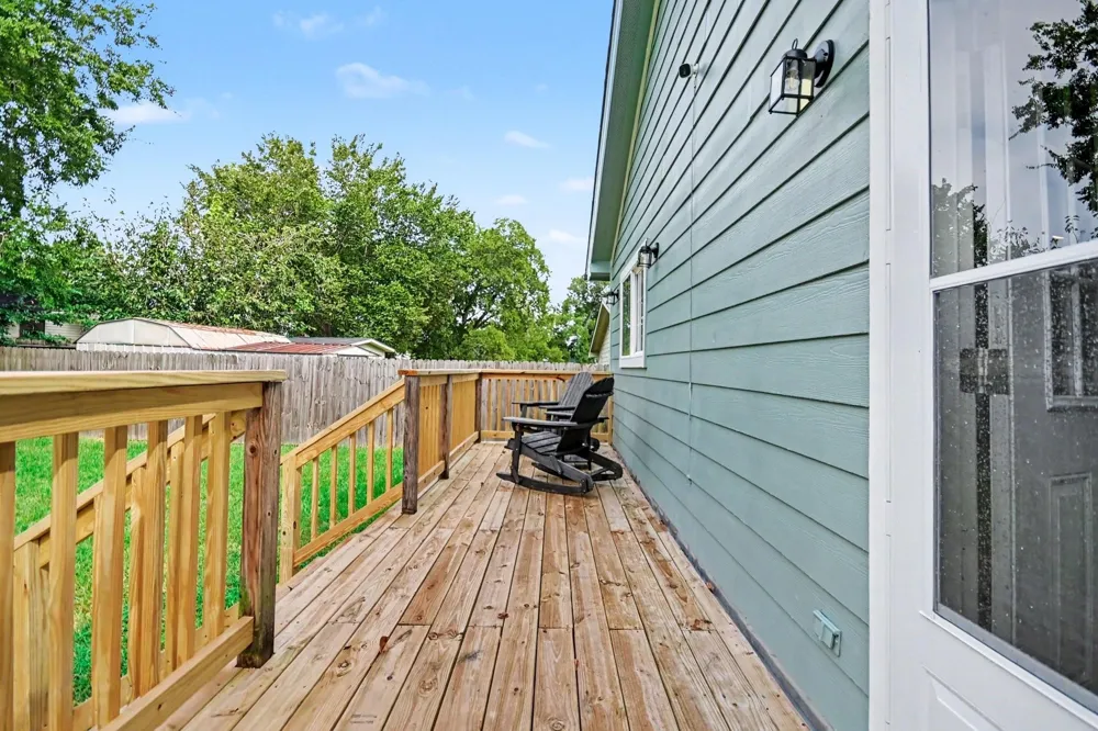 4412 Nicholini Street Dickinson, TX 77539