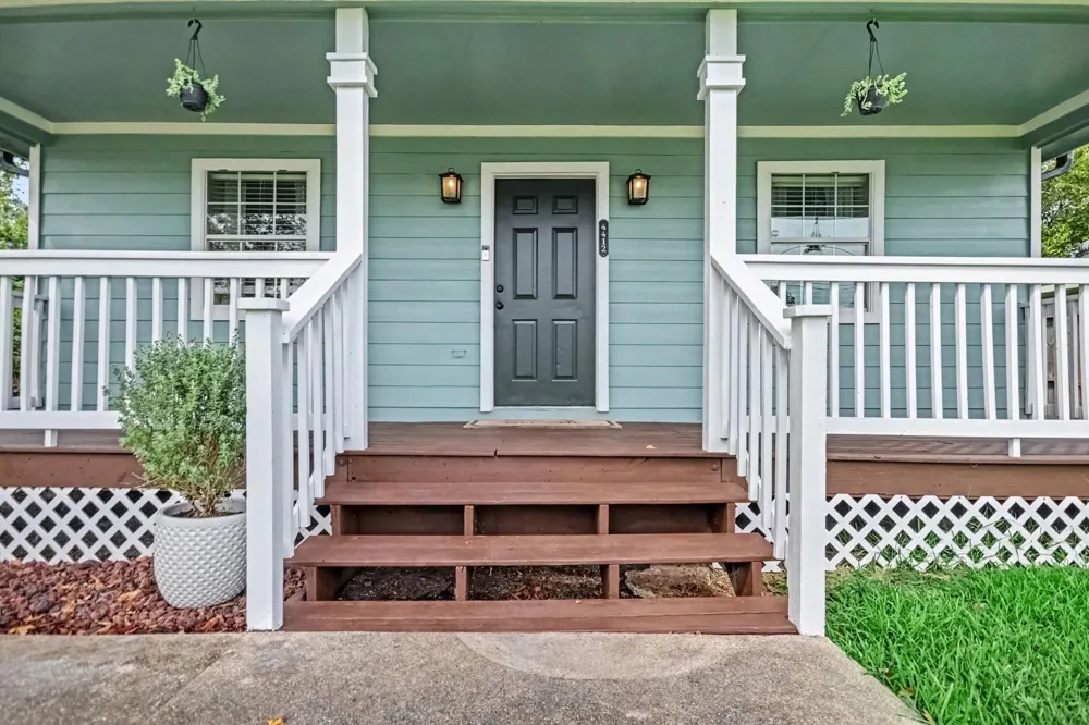 4412 Nicholini Street Dickinson, TX 77539