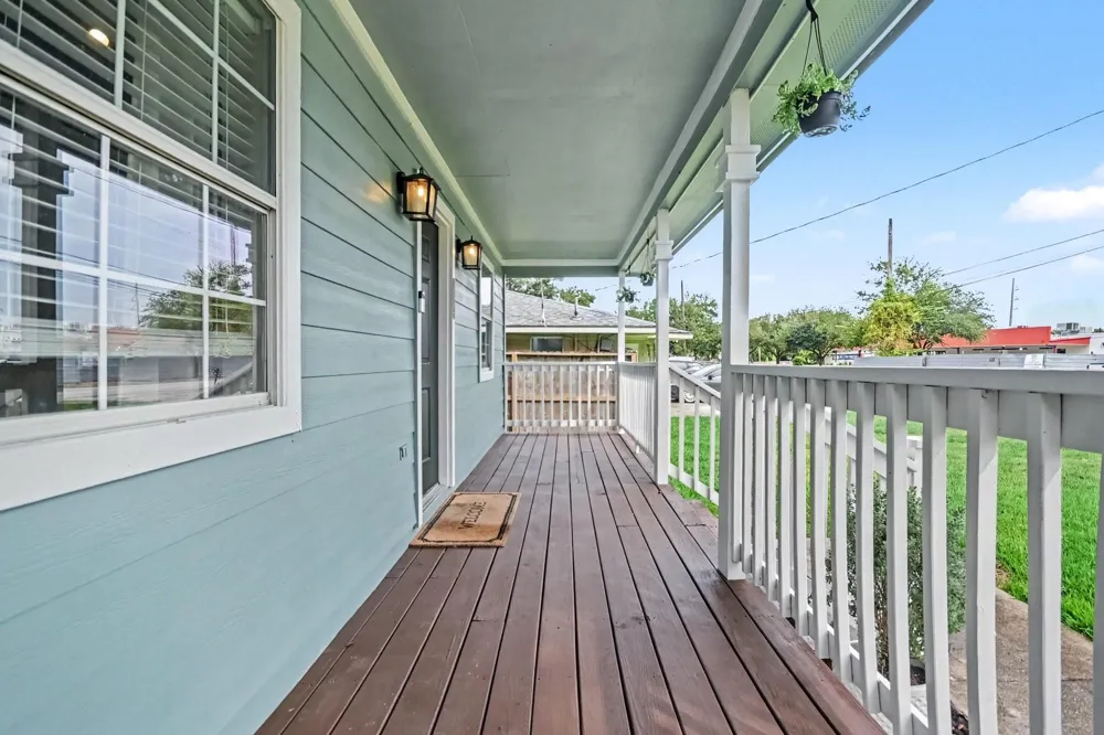 4412 Nicholini Street Dickinson, TX 77539