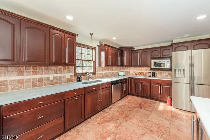 35 Waughaw Rd Montville, NJ 07082