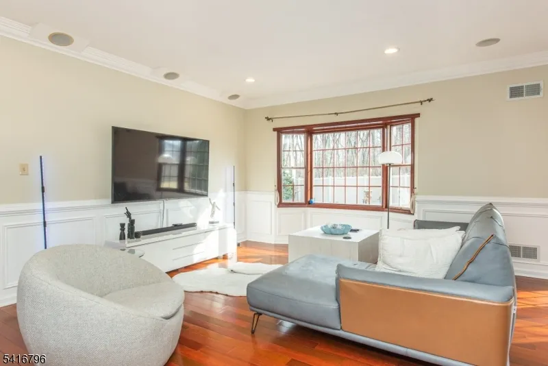 35 Waughaw Rd Montville, NJ 07082