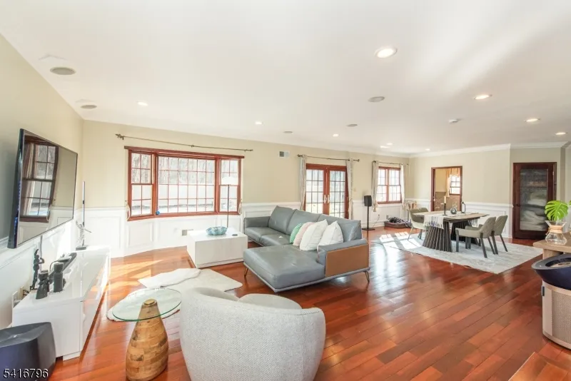 35 Waughaw Rd Montville, NJ 07082