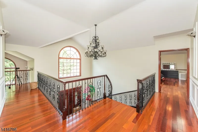 35 Waughaw Rd Montville, NJ 07082