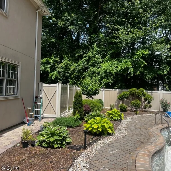 35 Waughaw Rd Montville, NJ 07082