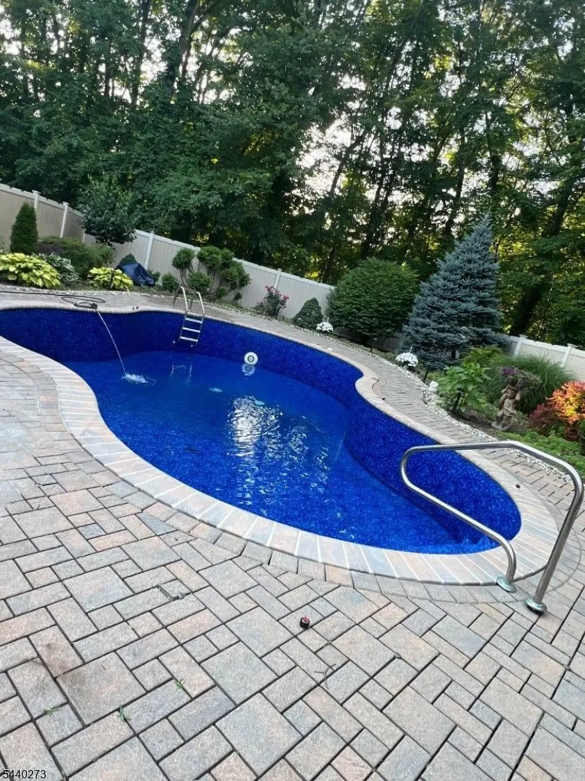 35 Waughaw Rd Montville, NJ 07082