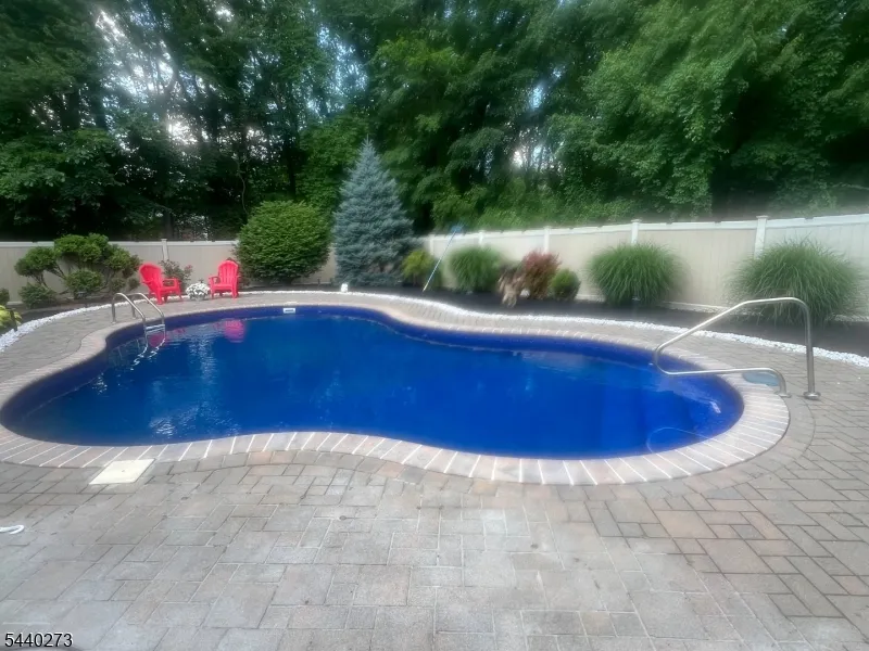 35 Waughaw Rd Montville, NJ 07082