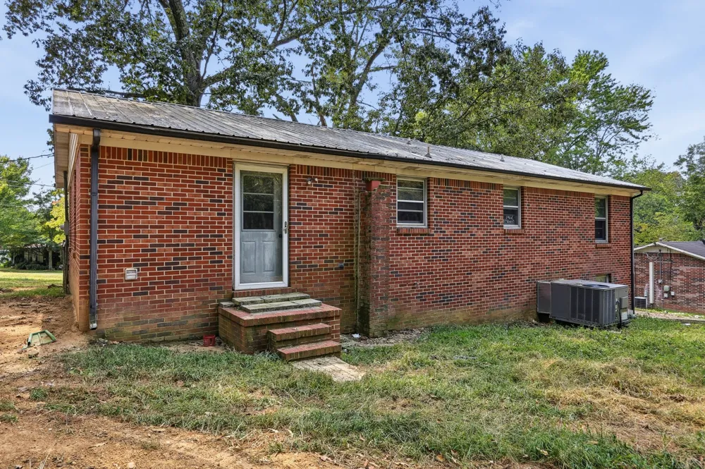 76 Gay Rd McMinnville, TN 37110