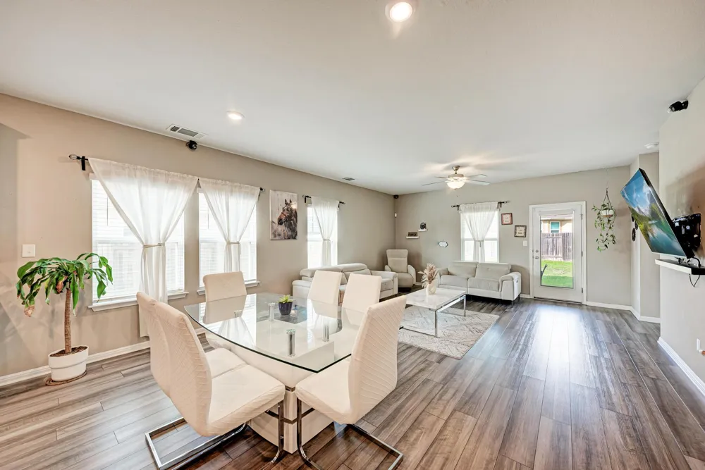305 Windy Reed Road Hutto, TX 78634