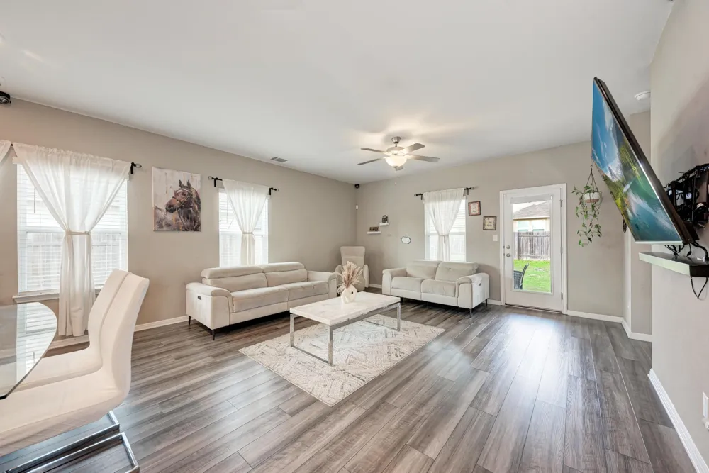 305 Windy Reed Road Hutto, TX 78634