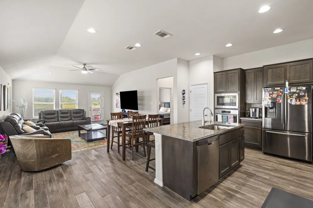 205 Four Star Drive Elgin, TX 78621