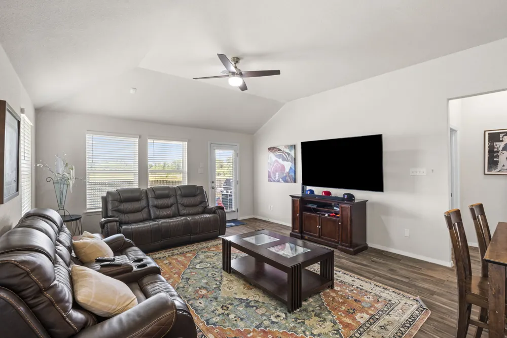 205 Four Star Drive Elgin, TX 78621
