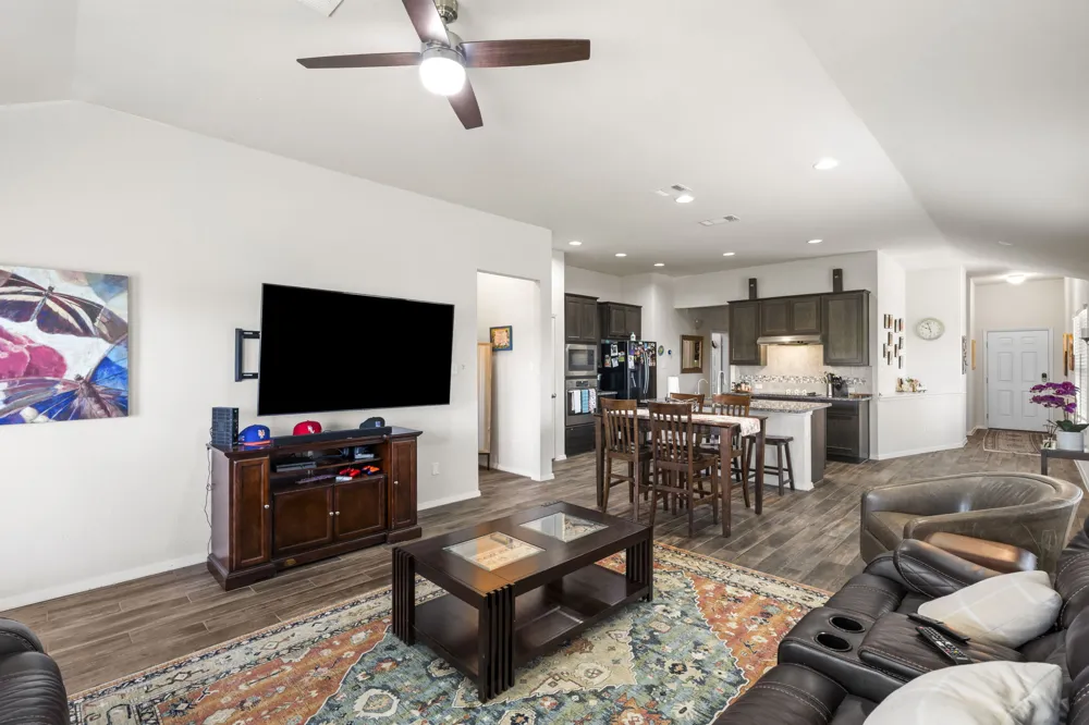 205 Four Star Drive Elgin, TX 78621