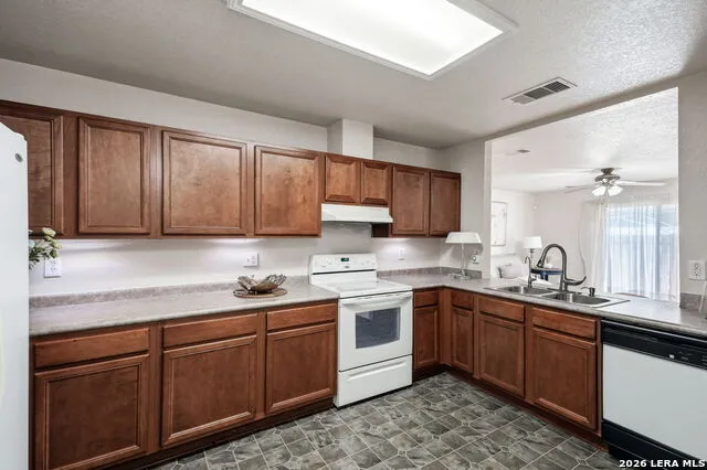 313 Chisholm Trl Seguin, TX 78155