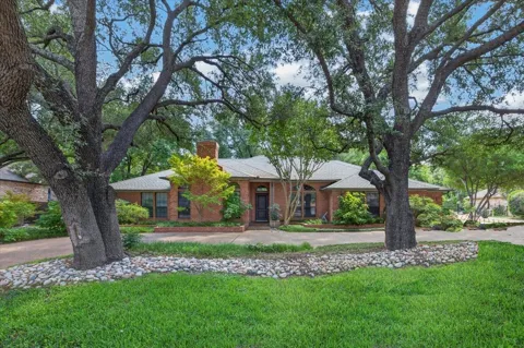 3613 Ridglea Country Club Drive