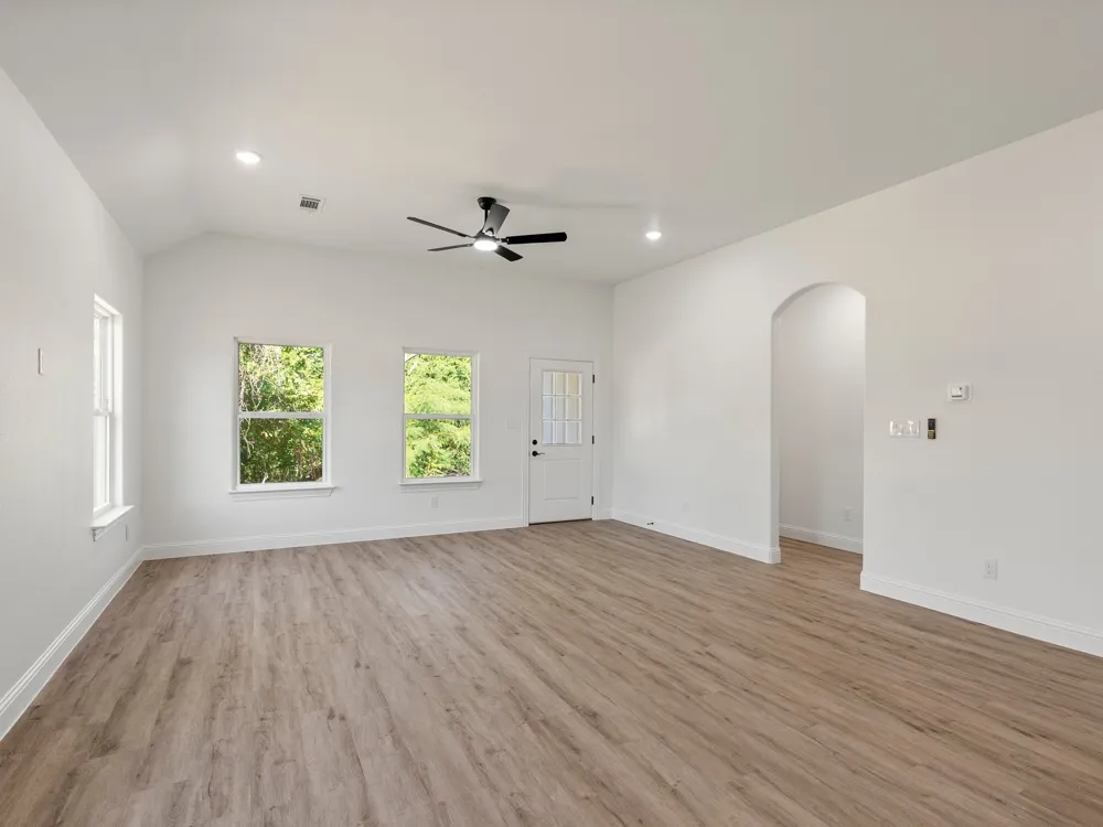 101 Oak Street Ector, TX 75439